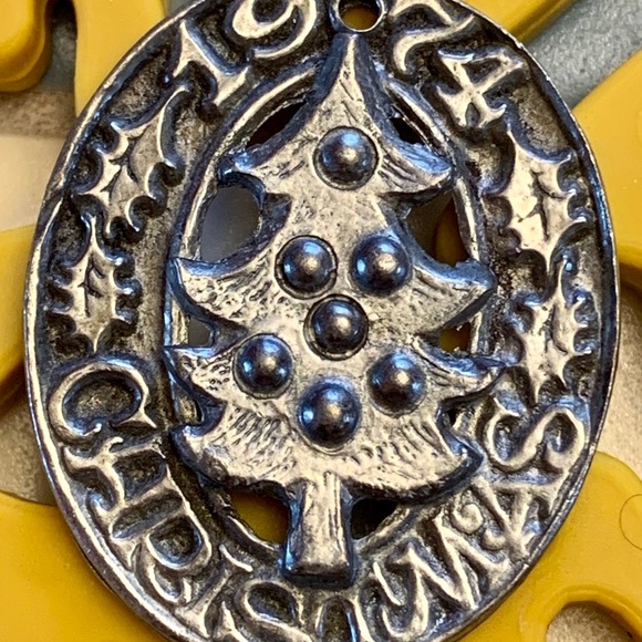Vintage Pewter Ornament/Pendant - Picture 2 of 8